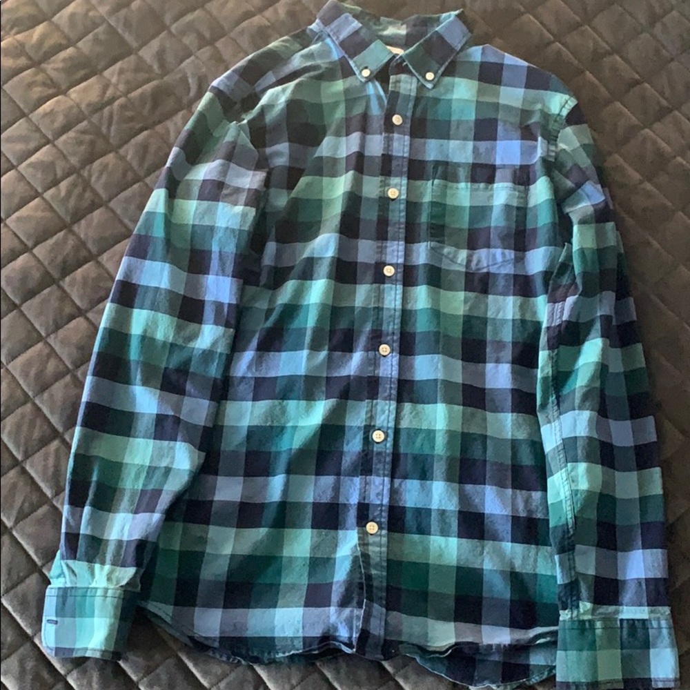 Men’s old navy dress shirt